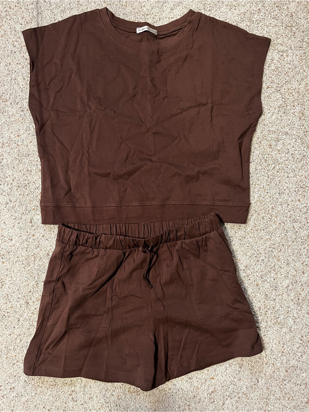Zenana Outfitters Brown Short Sleeve Crop Top